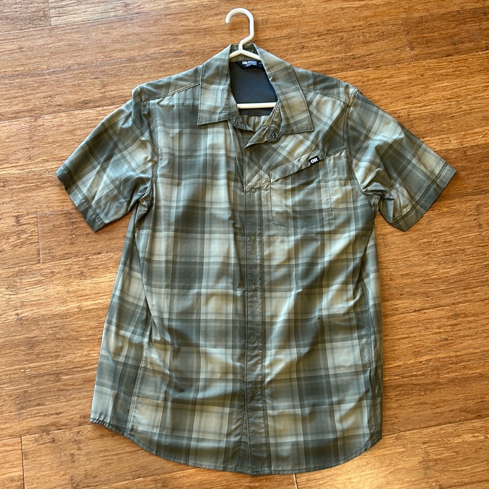 Outdoor Research Men’s Medium Shirt